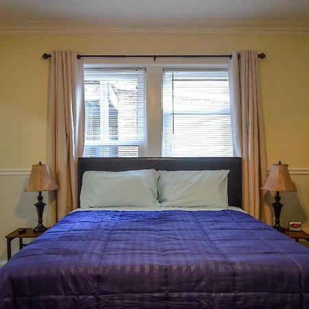 Cozy Studio Near Wrigley Field And Boystown Chicago Exterior photo