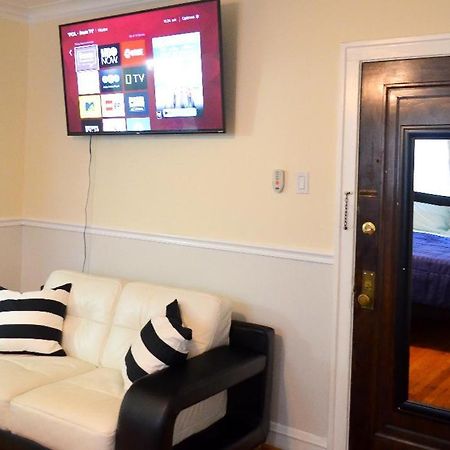 Cozy Studio Near Wrigley Field And Boystown Chicago Exterior photo