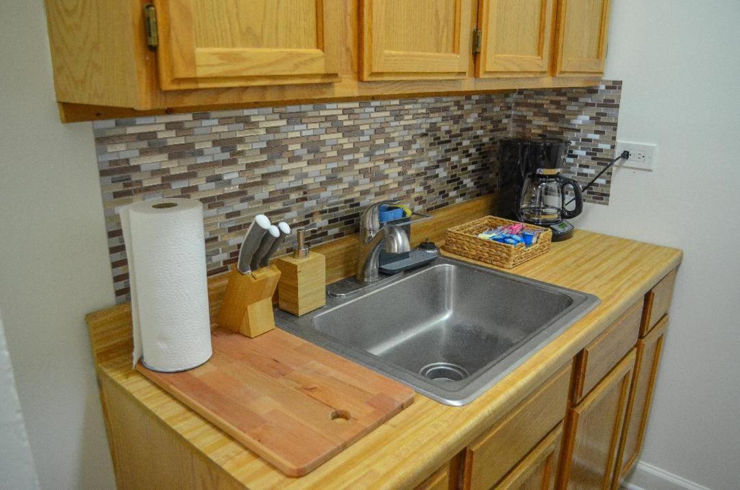 Cozy Studio Near Wrigley Field And Boystown Chicago Exterior photo