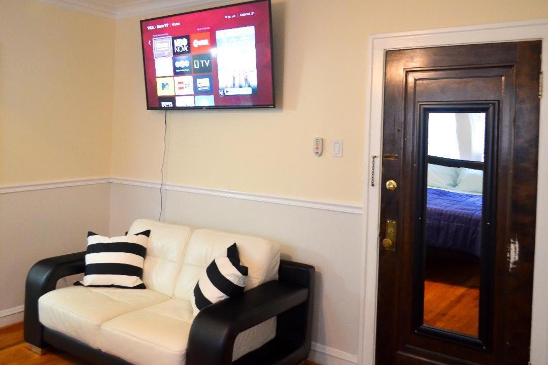 Cozy Studio Near Wrigley Field And Boystown Chicago Exterior photo